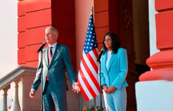 El secretario de Energía de Estados Unidos, Chris Wright; y la presidenta encargada de Venezuela, Delcy Rodríguez. FOTO: Gobierno de Venezuela