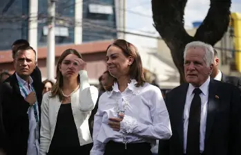 En medio de sus primeras palabras tras el magnicidio a Miguel Uribe, su María Claudia Tarazona se refirió al Gobierno de Gustavo Petro, la postura de la familia ante el gabinete del presidente, entre otros temas. FOTO: COLPRENSA