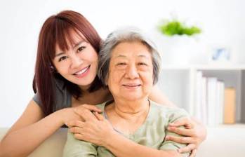 En China crece el negocio de contratar compañía por horas para combatir la soledad de los mayores. FOTO: iStock - Imagen de referencia