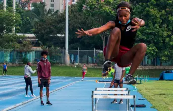 El deporte formativo y de élite de Colombia viene sufriendo grandes golpes tras las decisiones adoptadas por el Gobierno. No obstante, los atletas se siguen esforzando en las disciplinas que practican. FOTO Julio césar Herrera