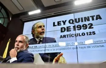 El ministro Armando Benedetti participó el foro en Asobancaria y dijo que respetarán decisiones de las cortes. Aunque el Gobierno no esperó decisión del Consejo de Estado. Foto: Cristian Bayona. 