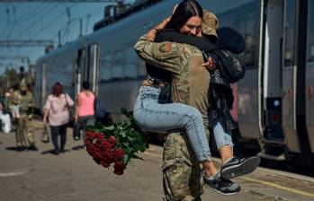 Las familias de los soldados en Ucrania viven con la constante preocupación por sus seres queridos que luchan en las diferentes zonas de guerra. Foto: Getty