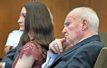 Lindsay Clancy, de 36 años, enfrenta un nuevo escenario judicial después de que el jurado no lograra un veredicto unánime en su caso. FOTO: AFP.