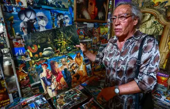 Abraxas Aguilar es artista y poeta. Fue candidato a la alcaldía de Medellín y a la presidencia de la república. Foto: Manuel Saldarriaga.