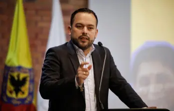 El ministro de Energía, Edwin Palma, indicó que en agosto presentará al Congreso el proyecto que busca bajar las tarifas de energía. FOTO CORTESÍA. 