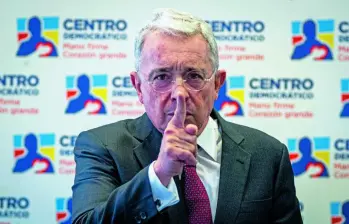 El expresidente Uribe enfrenta un proceso por presunto soborno a testigos y fraude procesal. Foto: Getty