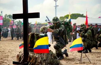 Tanto el alcalde Federico Gutiérrez como el gobernador Andrés Julián Rendón resaltaron el valor de la Fuerza Pública en el país. FOTO Cortesía
