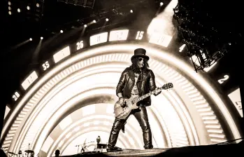 Slash, en pleno concierto de los gunners este martes 7 de octubre en Bogotá. FOTO Cortesía Guns N’ Roses.