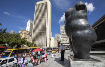 Medellín se ha convertido en un destino popular debido a su clima cálido, paisajes naturales y una amplia oferta gastronómica y cultural. Foto: EL COLOMBIANO