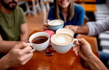 Los beneficios que tiene el consumo de café se cuentan cuando se consume sin azúcares, edulcorantes, aromatizantes u otros aditivos. FOTO Getty. 