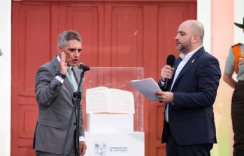Habitantes de Cisneros asistieron masivamente a la posesión del nuevo gobernador de Antioquia, Andrés Julián Rendón. Foto: Carlos Velázquez.