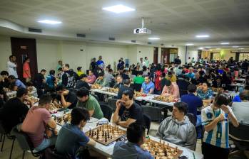 Una semana completan en Medellín los mejores ajedrecistas de América en un torneo que reúne a casi 400 deportistas. Las partidas se desarrollan en el Hotel Dorado de la 70. FOTO camilo suárez