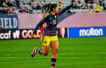 Colombia enfrentará a Brasil por la fecha 2 de la fase de grupos este sábado a las 10:15 p.m. En la foto, celebra Catalina Usme. FOTO Cortesía FCF