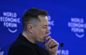 Musk admite que la firma “no se construyó bien la primera vez” y anuncia una campaña de contratación para refundarla. FOTO AFP