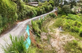 Así luce hoy el problemático tramo de la conexión vial desde El Santuario hacia el municipio de Granada. FOTO: Cortesía
