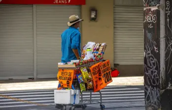 El empleo por cuenta propia sumó 457.000 personas en marzo, superando la creación de puestos de trabajo formales. FOTO EL COLOMBIANO.