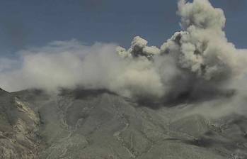 Las emisiones de ceniza del Volcán Puracé mantienen la alerta naranja. Foto: Colprensa