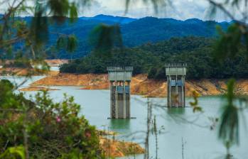 En Antioquia, los niveles están en el 52,98%. En la foto, el embalse de Guatapé. FOTO CAMILO SUÁREZ