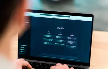 Los ATS y la IA transforman el reclutamiento. Usa estos 5 prompts para potenciar tu hoja de vida y captar la atención de las empresas. FOTO: CORTESÍA
