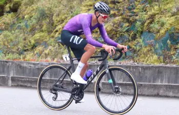 El corredor Rodrigo Contreras es el vigente campeón de la Vuelta a Colombia. En 2024 conquistó el título tras una cronoescalada en el Alto de Palmas de Medellín. FOTO: CORTESÍA FEDECICLISMO