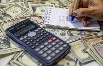 El comportamiento del dólar en Colombia ha mostrado una aceleración en su caída desde julio - agosto de este año. Foto: Archivo Carlos Velásquez