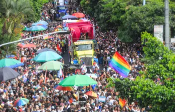 Más allá de la celebración y el orgullo, este recorrido por las calles de Medellín destacó por su innegable carácter de resistencia y exigencia frente a la persistente violencia y discriminación que enfrenta la comunidad diversa en Colombia. Foto; Esneyder Gutiérrez 