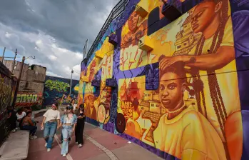 Estas obras de arte urbano no solo embellecen el barrio, sino que también cuentan la historia de una comunidad que ha superado la violencia y la estigmatización, que ha encontrado en el arte una forma de sanar sus heridas y de construir un futuro mejor. Foto: Manuel Saldariaga Quintero.