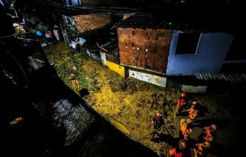 A las 6:45 p.m. ocurrió el desastre en el sector El Hoyo. Las víctimas serían de dos familias. FOTO: CAMILO SUÁREZ