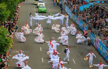 Se realizó por primera vez el desfile de carrozas y comparsas ‘Avenida Primavera: Calles, Ritmos y Flores’, un homenaje a los géneros musicales que han dejado un legado para la ciudad: tropical, salsa, vallenato, popular y ritmos urbanos.