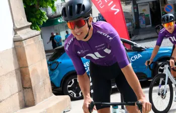 A sus 38 años, Sergio Luis Henao afrontará una nueva Vuelta a Colombia con el NU Colombia, equipo en el que hoy aporta experiencia para respaldar al campeón defensor, Rodrigo Contreras. FOTO Cortesía NU