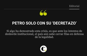 Petro solo con su ‘decretazo’
