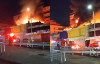 El incendio afectó zona estructural de cinco locales comerciales. FOTO: Captura de video