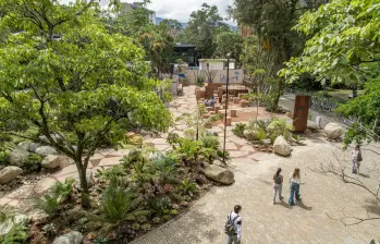 El parque “Origen” de Eafit fue construido con materiales de un antiguo edificio. FOTO: EAFIT