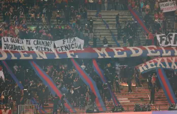 Los desmanes registrados al minuto 2 del partido entre Independiente Medellín y Flamengo obligaron a la suspensión del encuentro por parte de la Conmebol. Se esperan sanciones administrativas. FOTO: MANUEL SALDARRIAGA