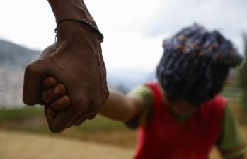 El hombre fue capturado el 10 de abril y enviado a prisión mientras avanza el proceso por presuntos delitos sexuales contra tres niñas en el barrio Robledo, en Medellín. Foto de referencia: Manuel Saldarriaga Quintero
