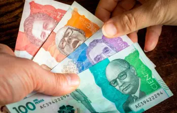 Analistas coinciden en que la apreciación del peso respondió a una mayor oferta de dólares y a un contexto internacional menos favorable para la moneda estadounidense. FOTO: Colprensa