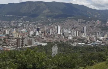 En Medellín y su área metropolitana, la mayoría de las edificaciones lo tienen, particularmente las de más de 30 años de construidas, lo que genera una amenaza de colapaso ante un sismo. Foto: Manuel Saldarriaga Quintero