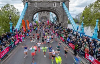 La Maratón de Londres es una de las más importantes del mundo. Este año más de un millón de personas intentaron clasificar. Solo 60.000 lo consiguieron. Foto: tomada del x de @LondonMarathon