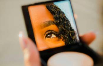 Las mujeres utilizan de media nueve productos cosméticos distintos al día y 15 a la semana. Foto: Agencia Sinc