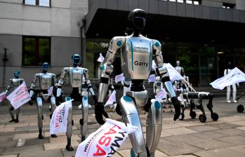 La inteligencia artificial enfrenta expectativas de transformación económica y advertencias sobre los riesgos asociados con su desarrollo. FOTO AFP