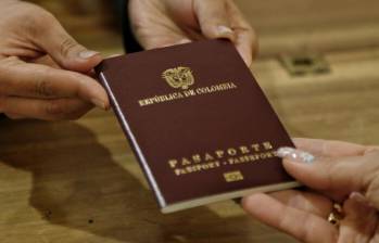 En medio de la suspensión del canciller Álvaro Leyva, iniciaron un nuevo proceso de licitación para los pasaportes del país. FOTO: COLPRENSA
