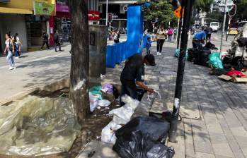 Una de las problemáticas encontradas en el cruce de la Avenida La Playa (Calle 52) con la carrera 47 (Sucre). FOTO: Julio César Herrera