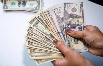 El precio máximo del dólar hoy en la bolsa fue de $4.110. FOTO Carlos Velásquez