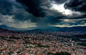 Las lluvias de este jueves se concentran en el sur de la ciudad. FOTO: Camilo Suárez