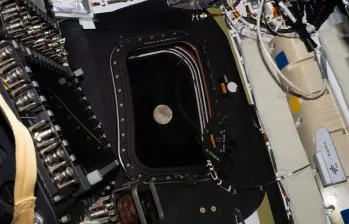 Orión y los cuatro humanos a bordo entraron en la esfera de influencia lunar a las 12:37 a. m. EDT del 6 de abril, al final del quinto día de su misión. Esto marcó el punto en el que la gravedad de la Luna ejercía una atracción mayor sobre la nave espacial que la de la Tierra. Foto: NASA