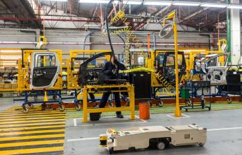 Según el Dane, entre enero y agosto la fabricación de vehículos automotores y sus motores tuvo una variación positiva de 23,7%. FOTO Camilo Suárez