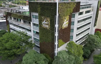 Fachada del edificio del Área Metropolitana del Valle de Aburrá. Foto: Juan Sánchez Ocampo
