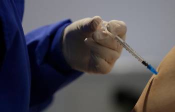 El Invima insistió a los consumidores que verifiquen el número del registro sanitario del producto y su autenticidad en consultaregistro.invima gov.co. FOTO: COLPRENSA