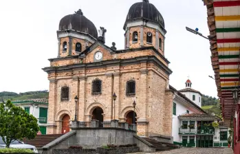 La Iglesia de Nuestra Señora de la Inmaculada Concepción es el templo protagonista de una demanada contra Dios y las ánimas del purgatorio. FOTO: Gobernación de Antioquia 