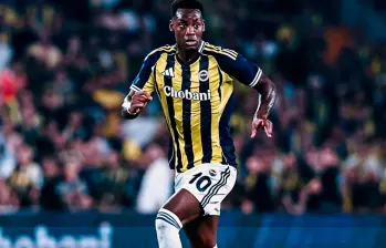 El delantero colombiano Jhon Jáder Durán tiene contrato con Fenerbahce hasta junio del 2026. Después del Mundial debe regresar a Arabia. FOTO: TOMADA DEL X DE @Fenerbahce